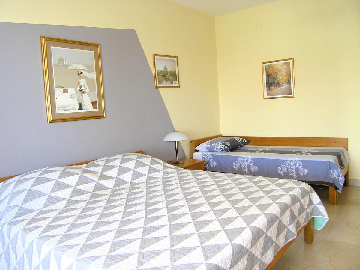 Apartments Oribella Krk Town Esterno foto