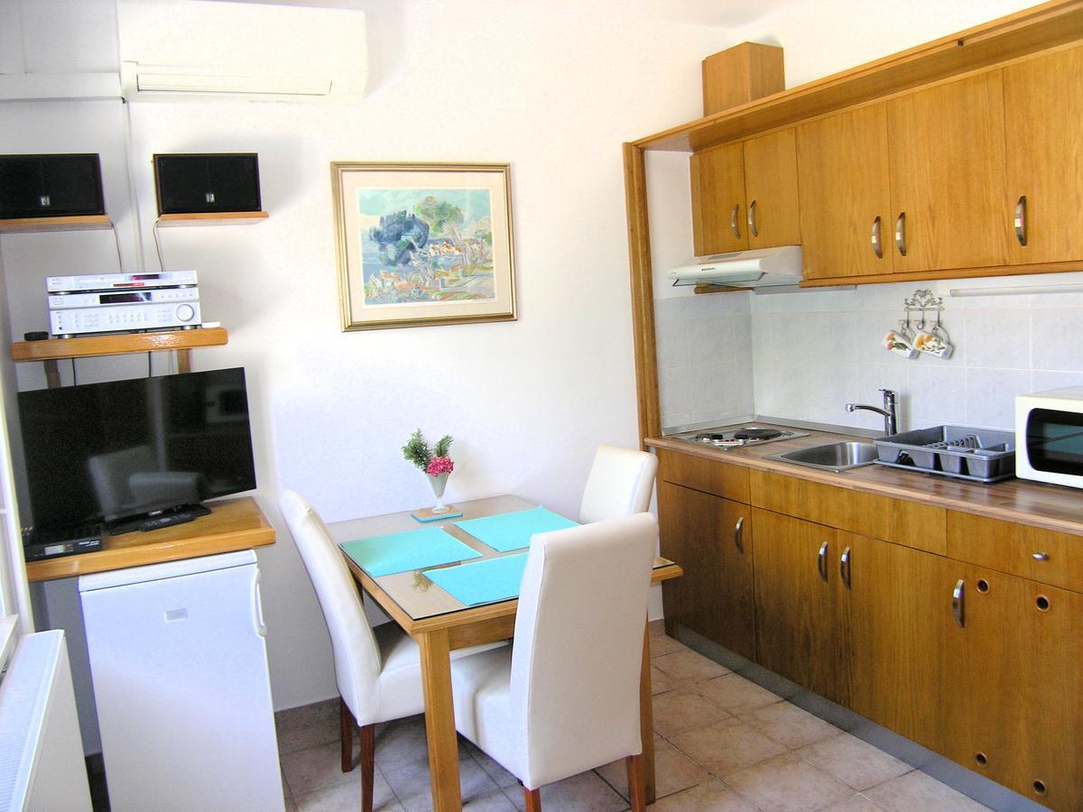 Apartments Oribella Krk Town Esterno foto