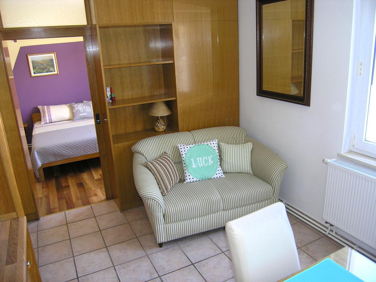 Apartments Oribella Krk Town Esterno foto
