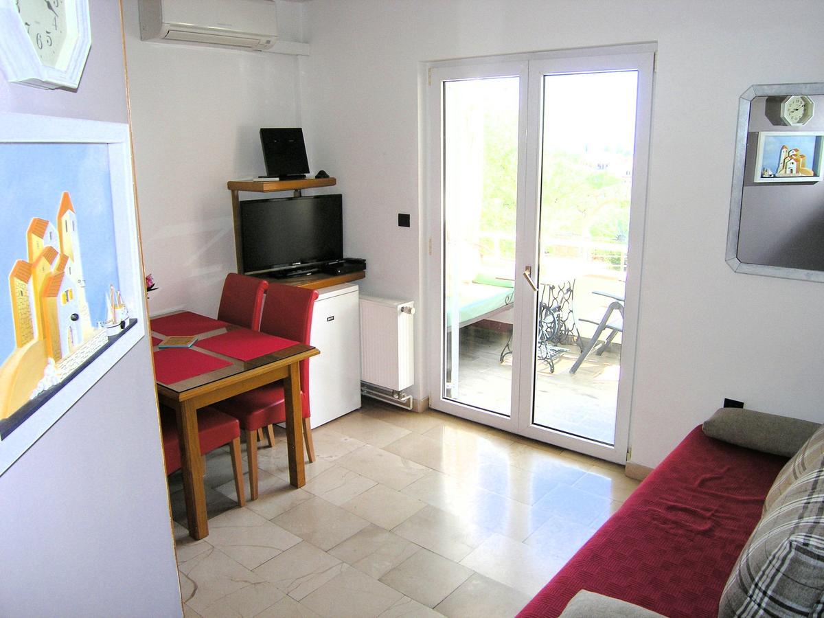 Apartments Oribella Krk Town Esterno foto
