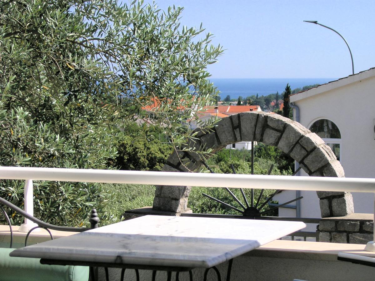 Apartments Oribella Krk Town Esterno foto