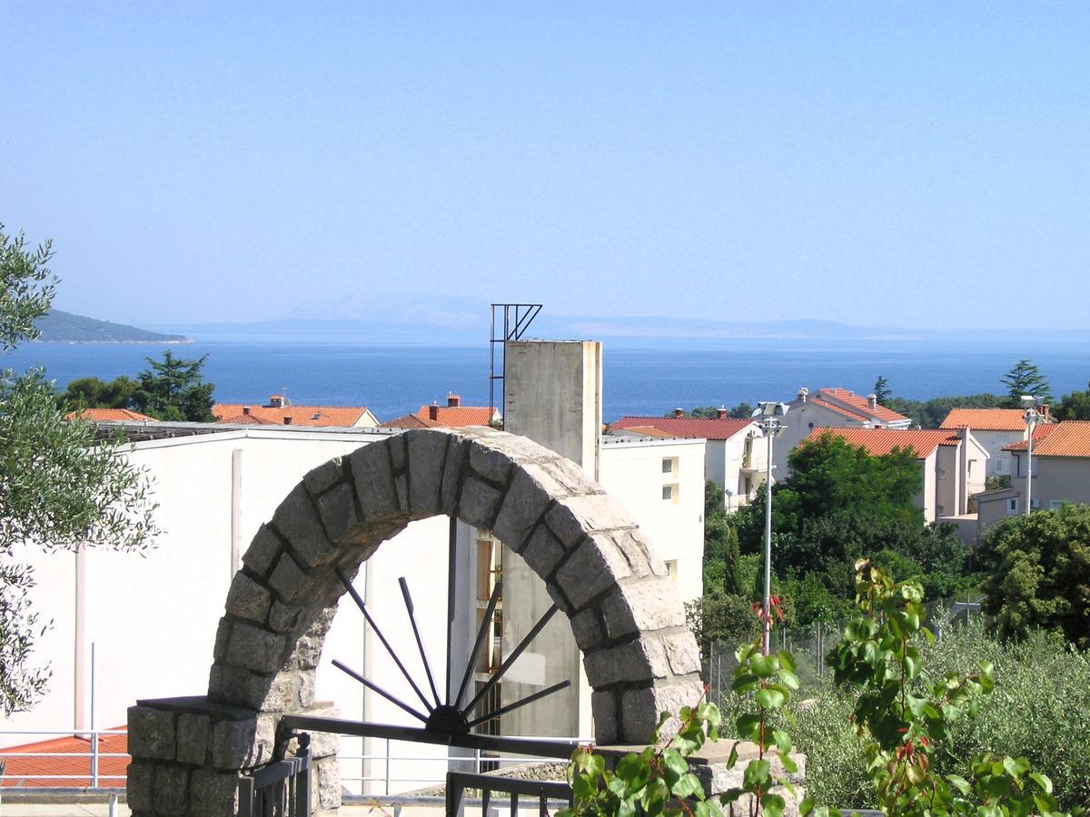 Apartments Oribella Krk Town Esterno foto