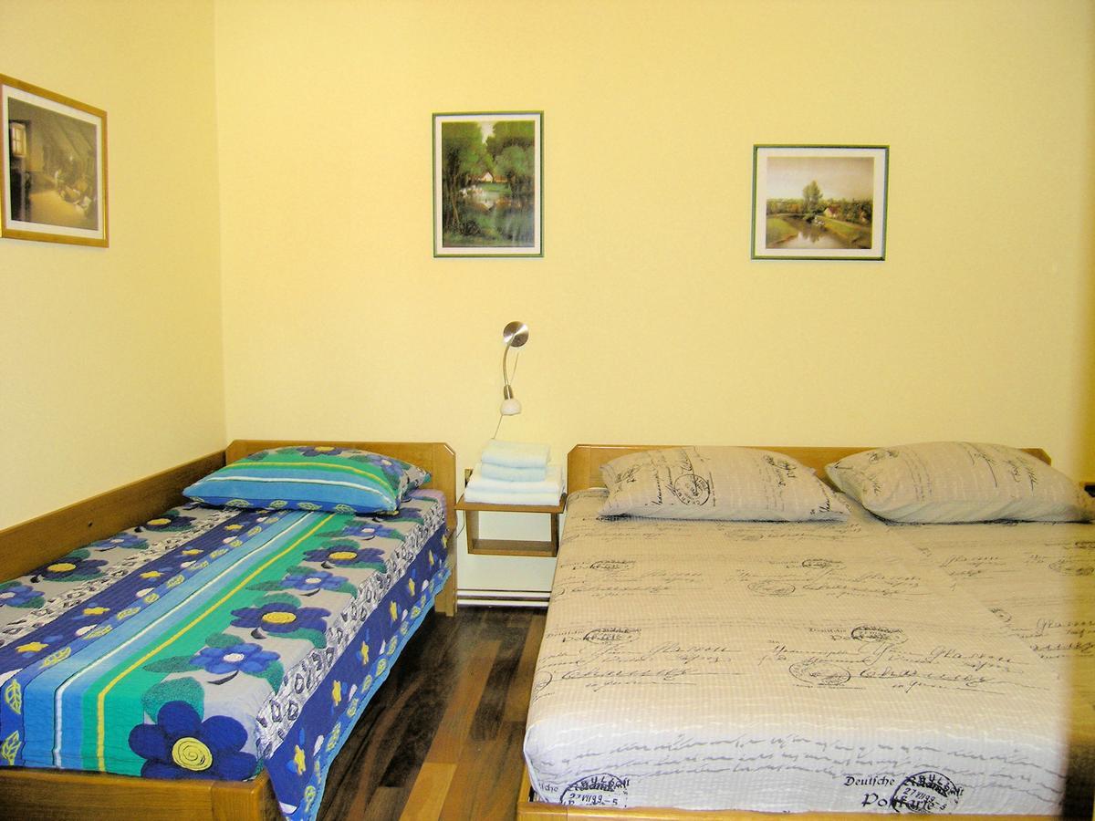 Apartments Oribella Krk Town Esterno foto