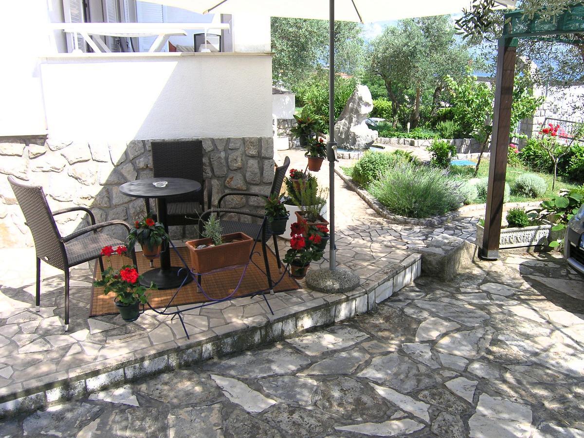 Apartments Oribella Krk Town Esterno foto