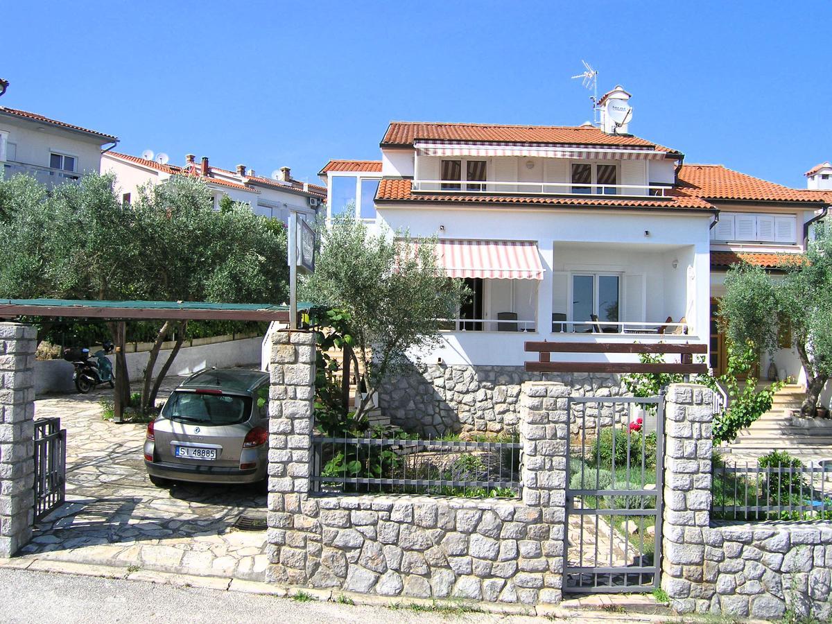 Apartments Oribella Krk Town Esterno foto