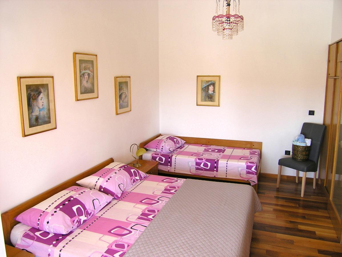 Apartments Oribella Krk Town Esterno foto