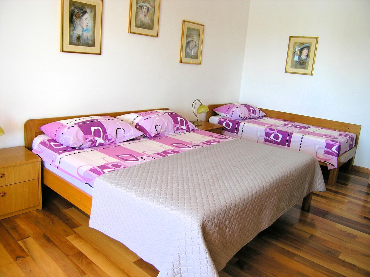 Apartments Oribella Krk Town Esterno foto